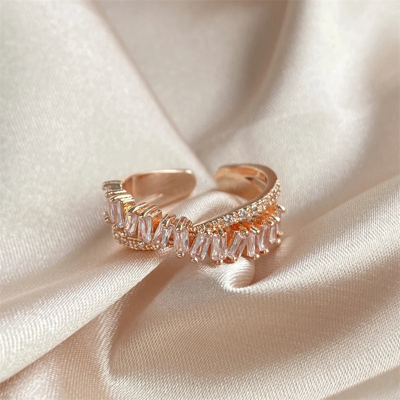 Bague croisée cristaux brillants