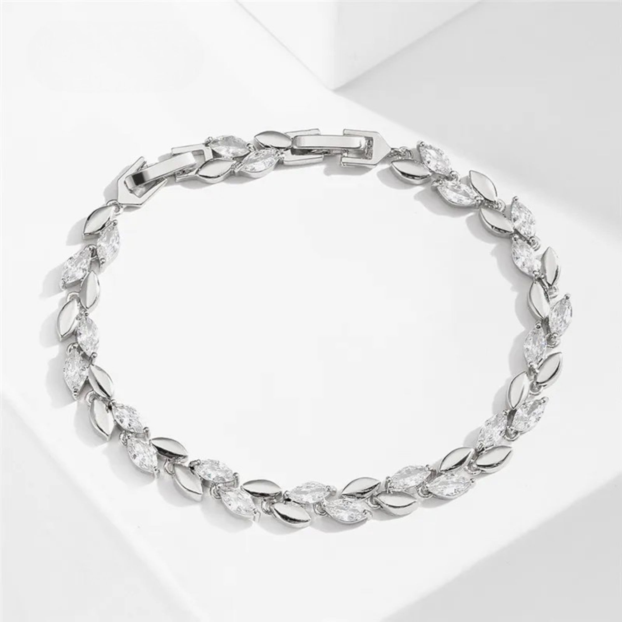 Bracelet feuille marquise