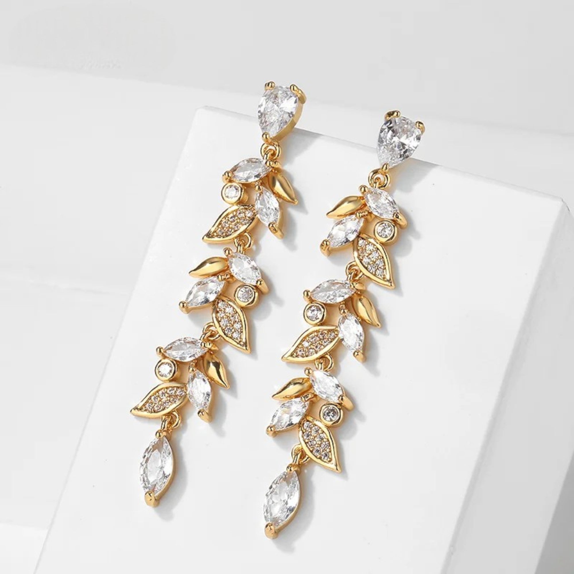 Boucles d’oreilles feuille dorée
